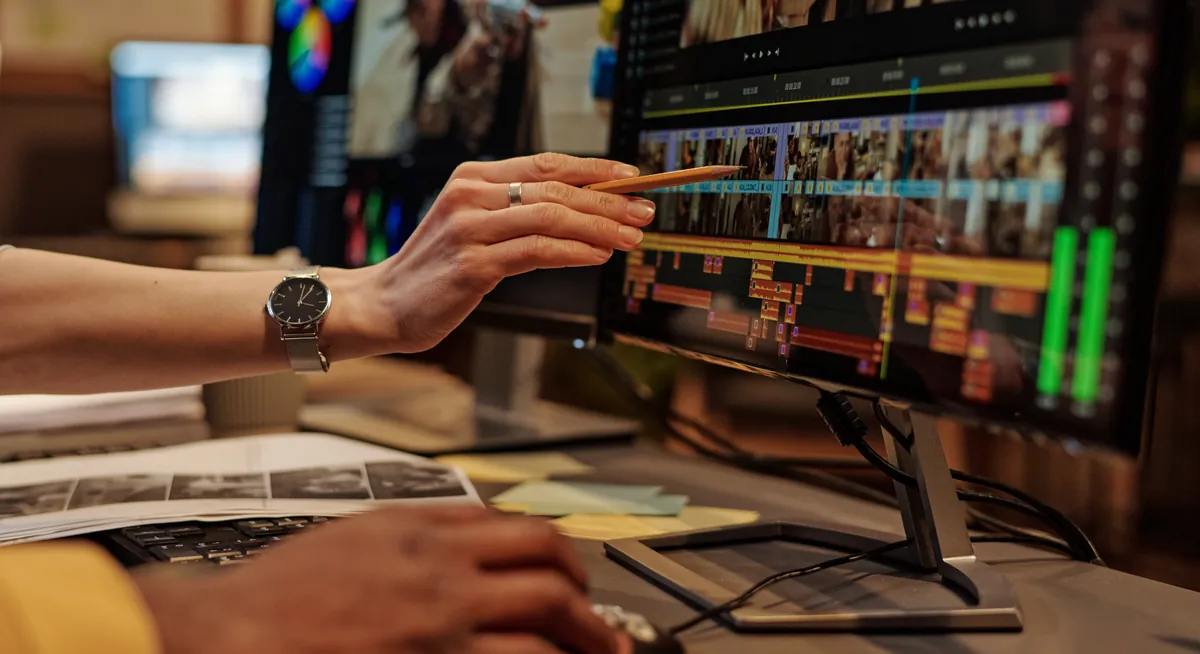 Montage d'une vidéo courte pour campagne social ads